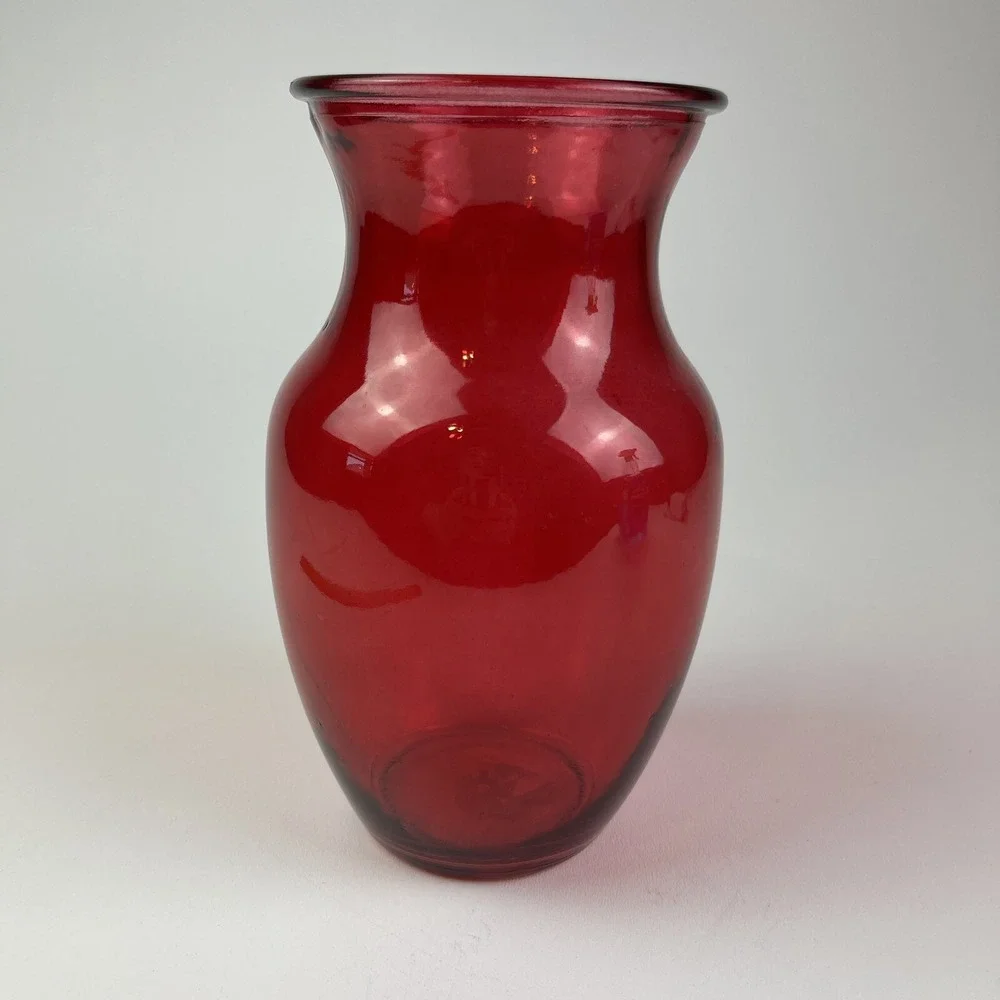 Red Glass Vase 8